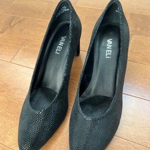 Vaneli Black low heeled pump